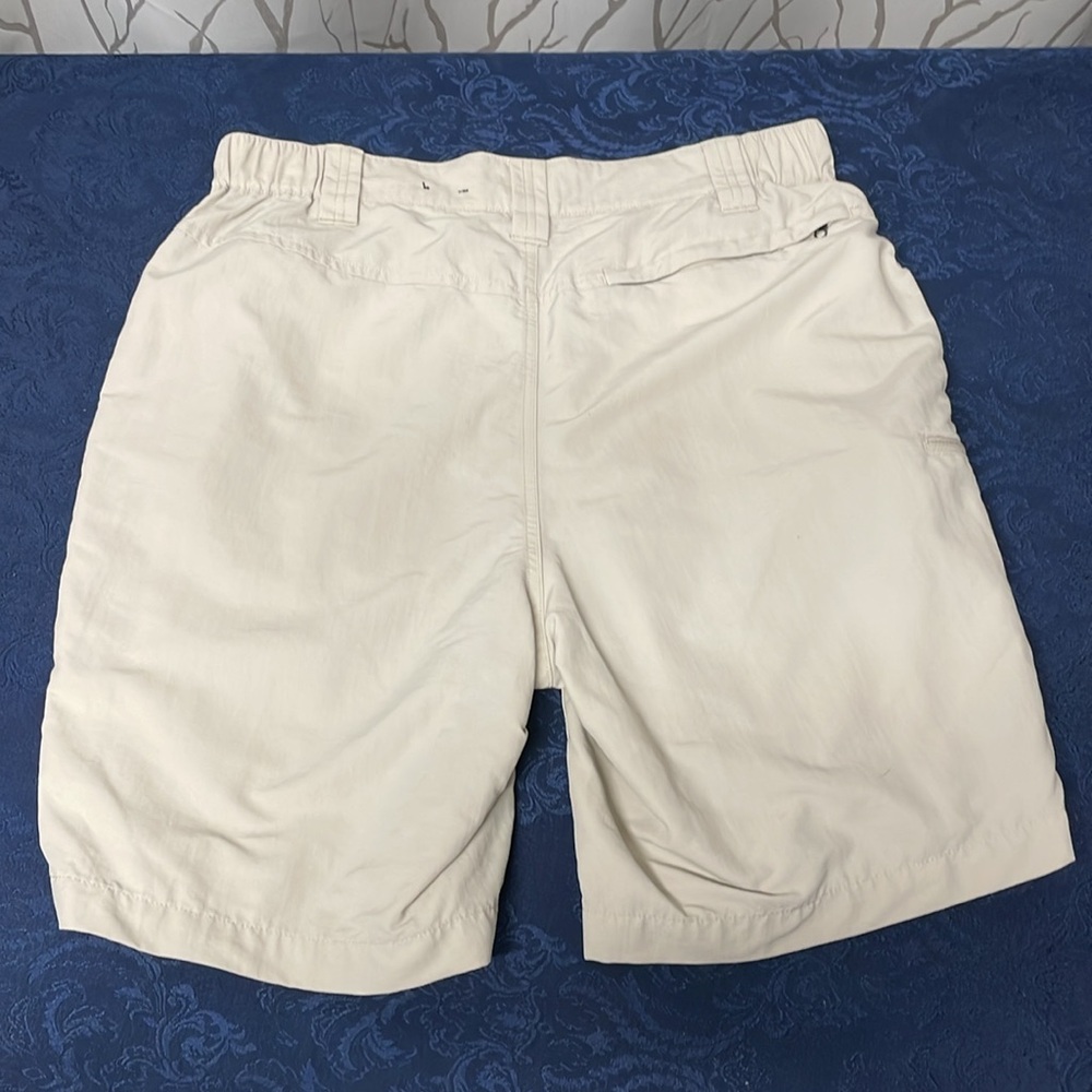 Orvis Men's Tan Cargo Shorts with Orange Zipper Accents, 3 pairs size M - Picture 7 of 10